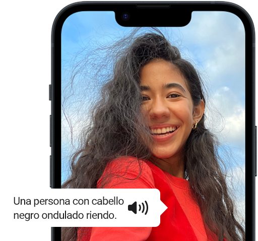 VoiceOver describiendo una foto de una persona en un iPhone.