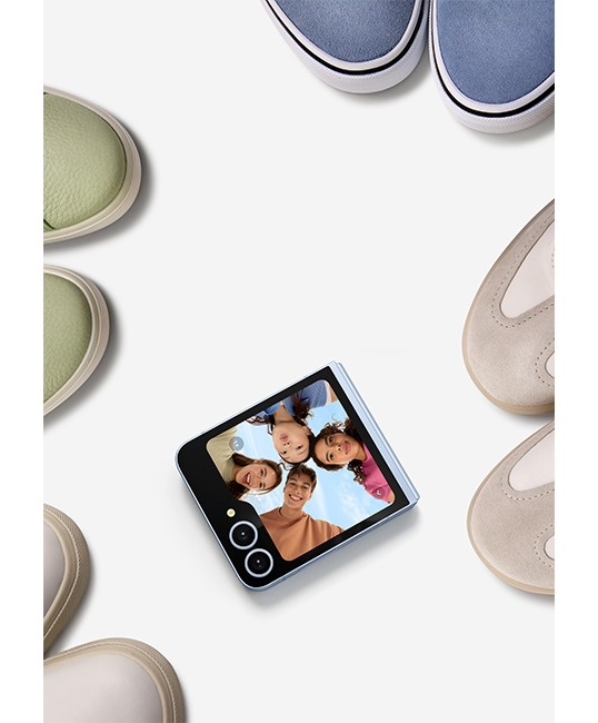 Samsung Galaxy Z Flip6 - Mint  (Product view 3)