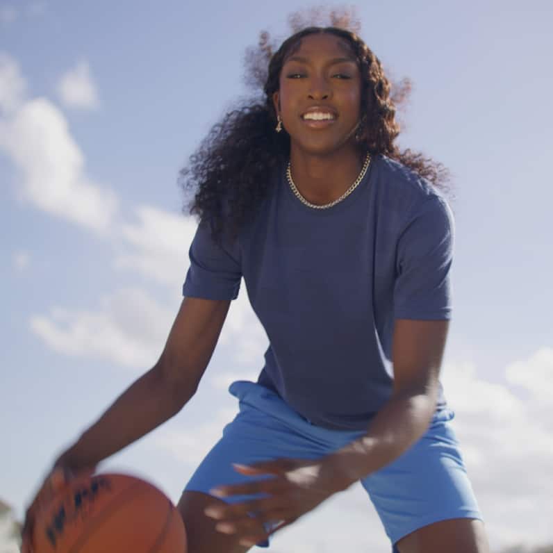 Flau’jae Johnson with basketball